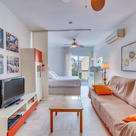 Homeforguest Bright Studio In La Carihuela Near The Beach Torremolinos Exterior photo