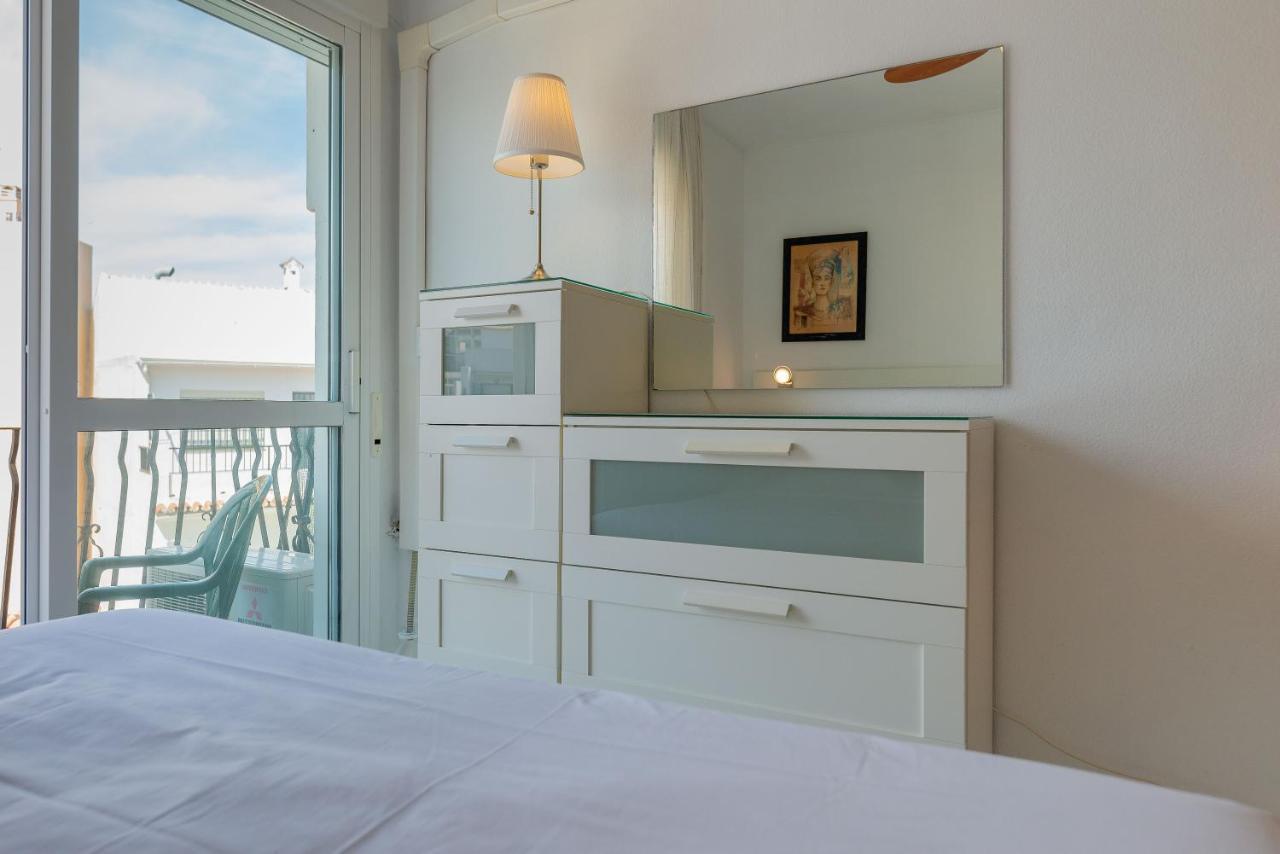 Homeforguest Bright Studio In La Carihuela Near The Beach Torremolinos Exterior photo