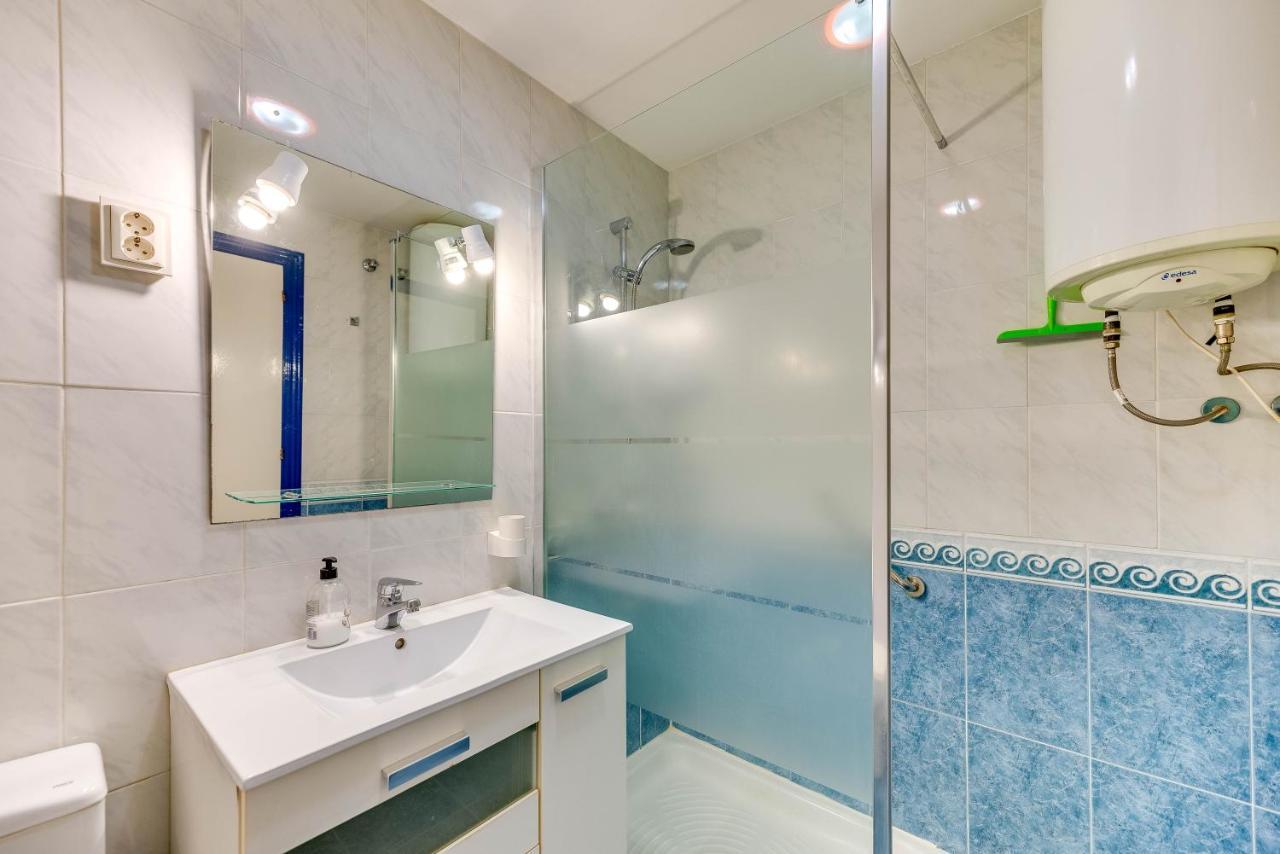 Homeforguest Bright Studio In La Carihuela Near The Beach Torremolinos Exterior photo