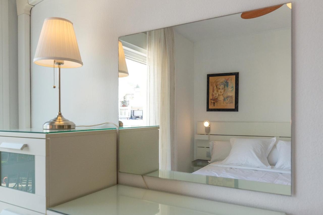 Homeforguest Bright Studio In La Carihuela Near The Beach Torremolinos Exterior photo