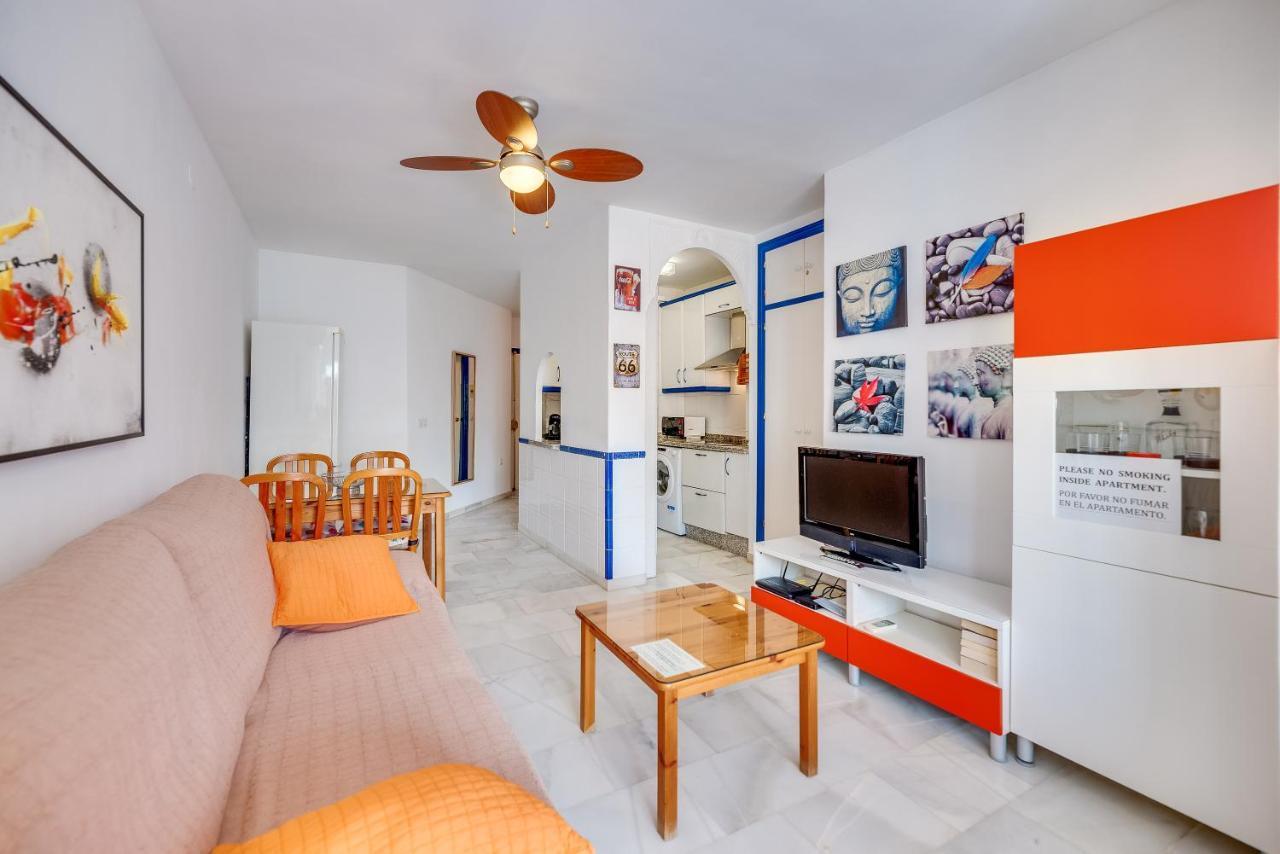 Homeforguest Bright Studio In La Carihuela Near The Beach Torremolinos Exterior photo