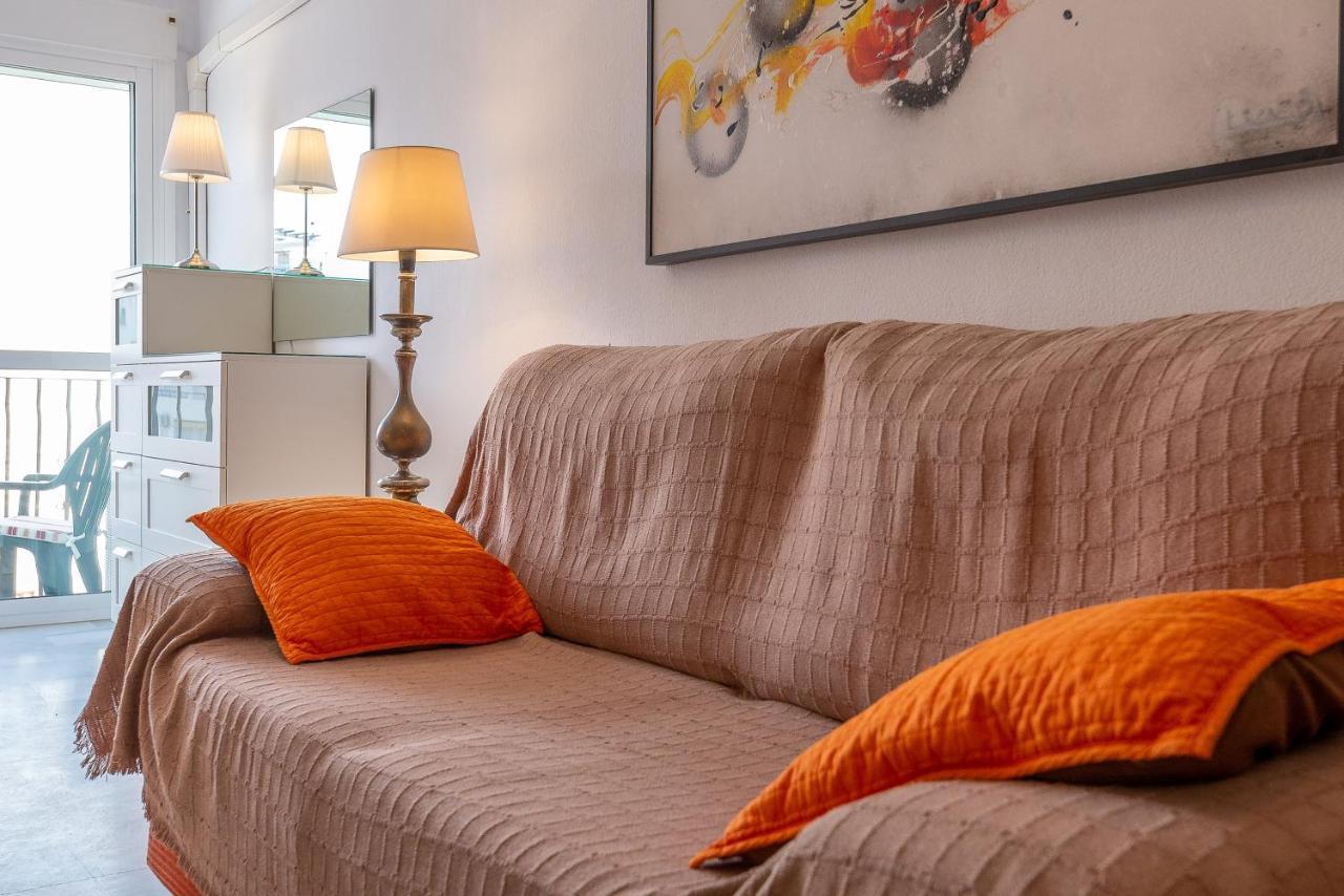 Homeforguest Bright Studio In La Carihuela Near The Beach Torremolinos Exterior photo